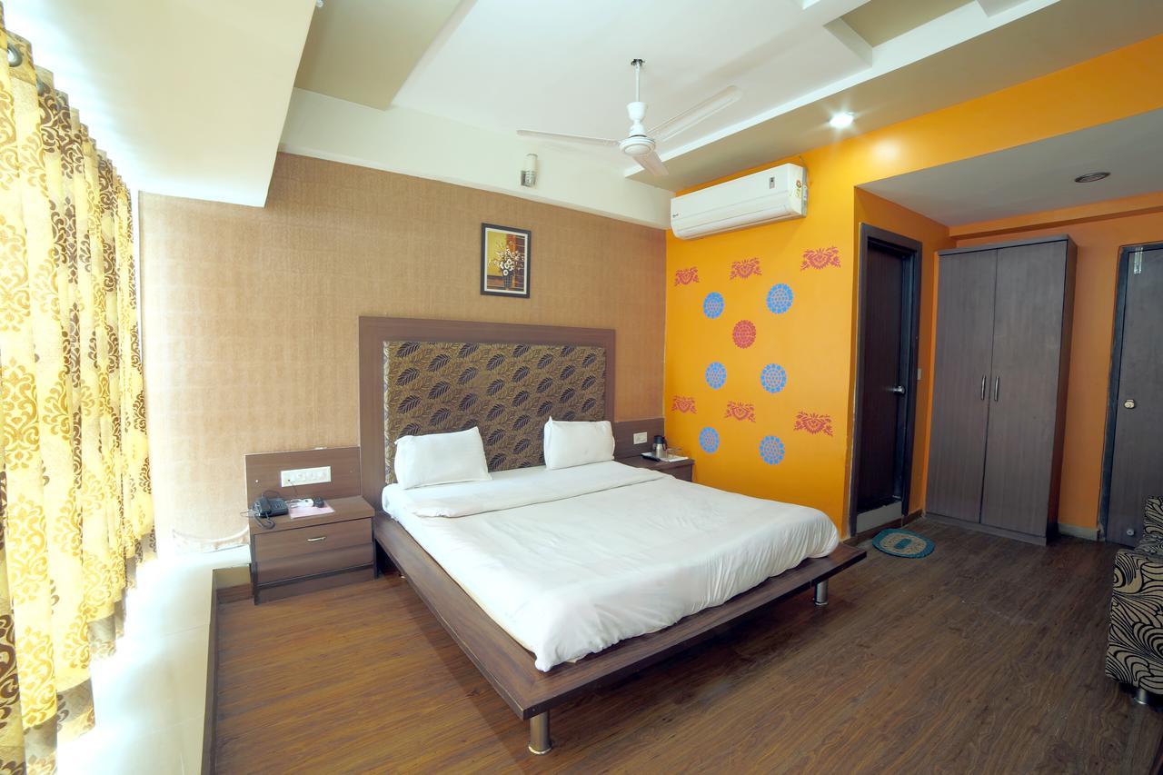 Hotel Avion Inn Ahmedabad Exterior foto